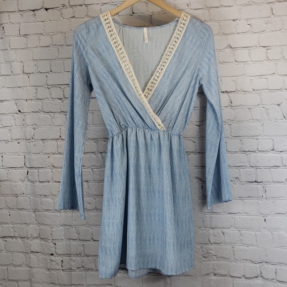 Sage Dresses & Skirts - Sage blue and white dress with knit edge